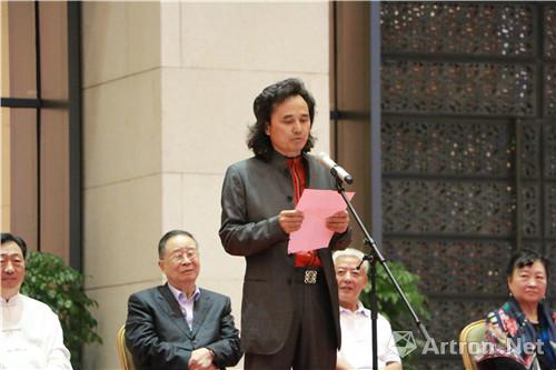 【雅昌藝術(shù)網(wǎng)】寄情與木 明志匠心：黃小明木雕藝術(shù)展在中國國家博物館開幕