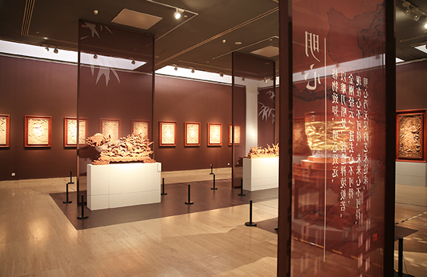 明心慧木·黃小明木雕藝術(shù)展在中國美術(shù)館展出